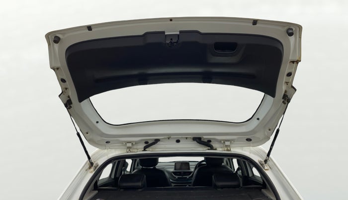 2021 Tata ALTROZ XZ PETROL, Petrol, Manual, 38,054 km, Boot Door Open