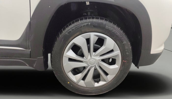 2025 Maruti FRONX SIGMA CNG 1.2 MT, CNG, Manual, 114 km, Right Front Wheel