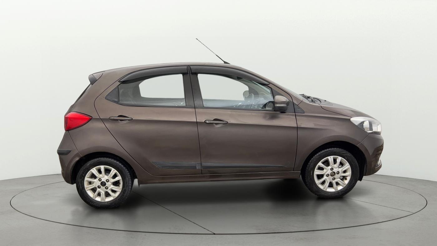 2017 Tata Tiago XZA PETROL, Petrol, Automatic, 76,616 km, Right Side View
