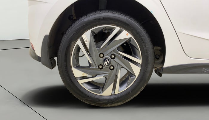 2023 Hyundai NEW I20 ASTA (O) 1.2 MT, Petrol, Manual, 6,991 km, Right Rear Wheel