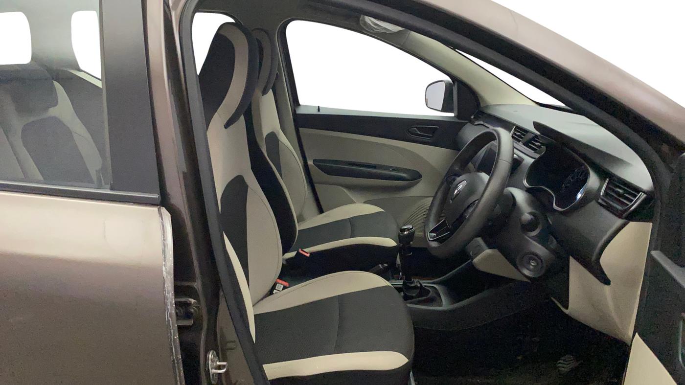 2022 Renault TRIBER RXT, Petrol, Manual, 40,826 km, Right Side Front Door Cabin