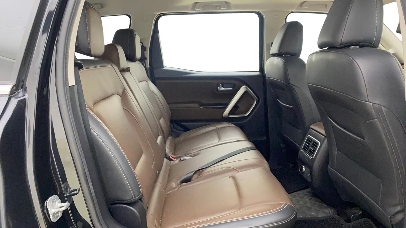 2023 Mahindra SCORPIO-N Z8 L DIESEL AT 2WD 7 STR, Diesel, Automatic, 57,379 km, Right Side Rear Door Cabin