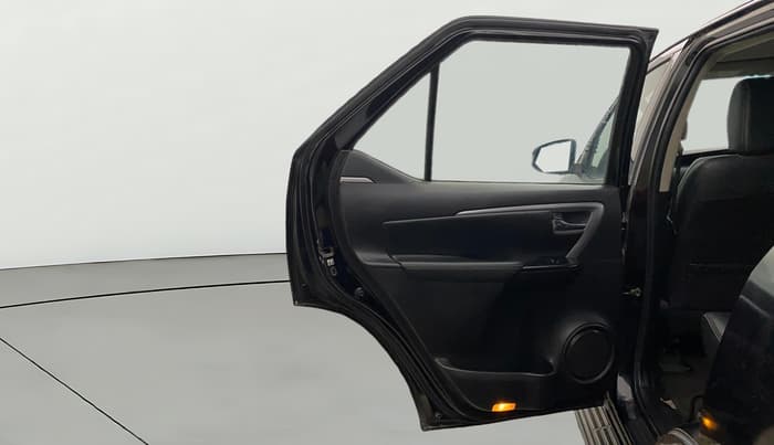 2021 Toyota Fortuner 2.8 4X2 MT, Diesel, Manual, 79,874 km, LHS Rear Door