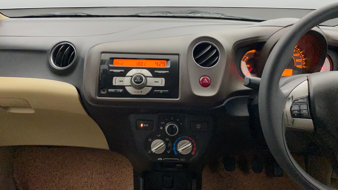 2013 Honda Brio S MT, Petrol, Manual, 97,701 km, Air Conditioner