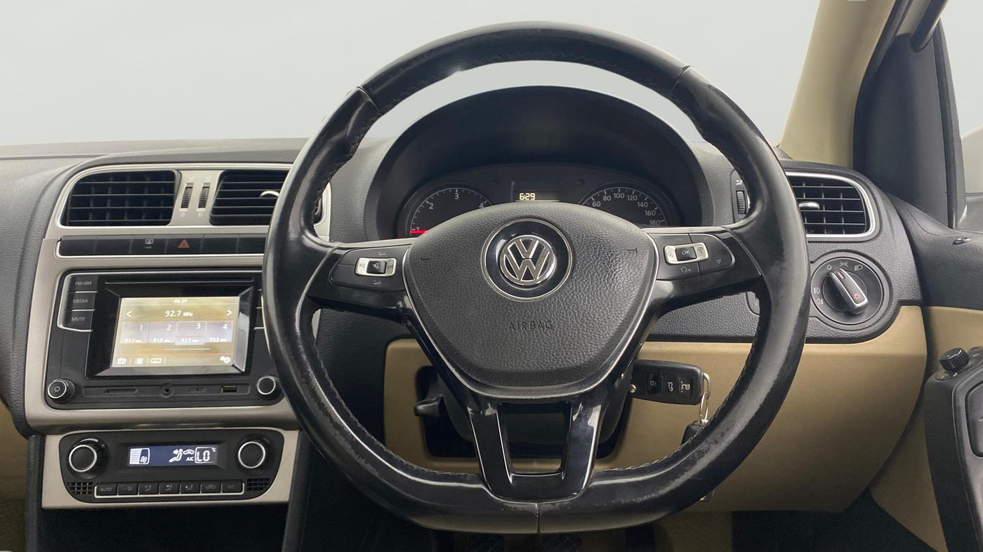 2016 Volkswagen Ameo HIGHLINE1.5L, Diesel, Manual, 80,973 km, Steering Wheel Close Up