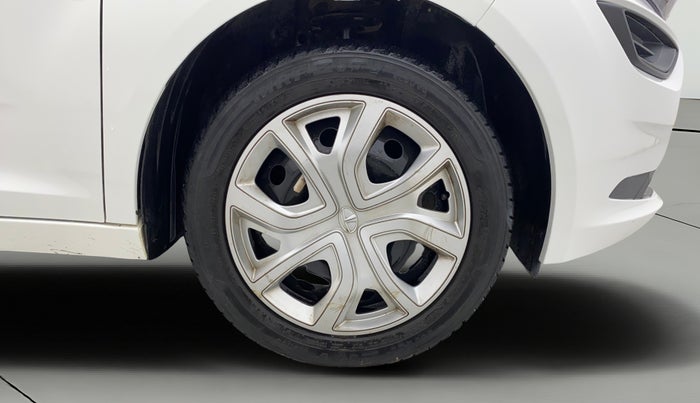 2021 Tata ALTROZ XM PLUS PETROL, Petrol, Manual, 39,297 km, Right Front Wheel