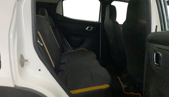 2022 Renault Kwid CLIMBER 1.0 AMT Dual Tone , Petrol, Automatic, 60,839 km, Right Side Rear Door Cabin