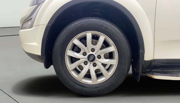 2017 Mahindra XUV500 W10 AT, Diesel, Automatic, 57,695 km, Left Front Wheel