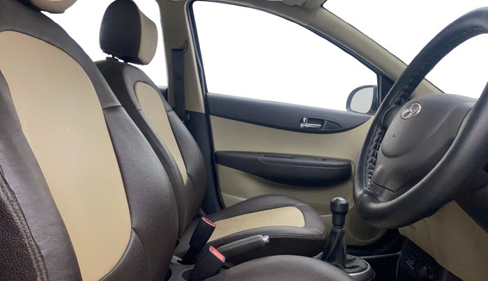 2013 Hyundai i20 MAGNA 1.2, Petrol, Manual, 26,858 km, Right Side Front Door Cabin