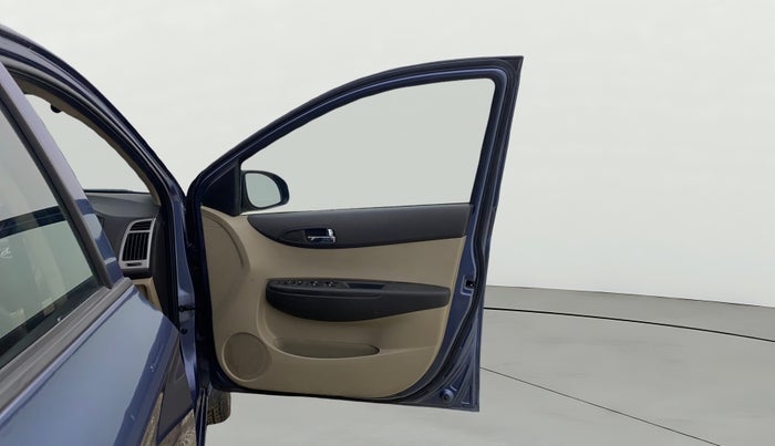 2013 Hyundai i20 SPORTZ 1.2, Petrol, Manual, 76,464 km, RHS Front Door