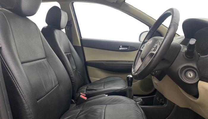 2014 Hyundai i20 SPORTZ 1.2, Petrol, Manual, 60,146 km, Right Side Front Door Cabin