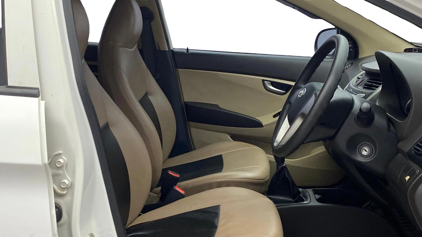 2018 Hyundai Eon SPORTZ, Petrol, Manual, 22,380 km, Right Side Front Door Cabin