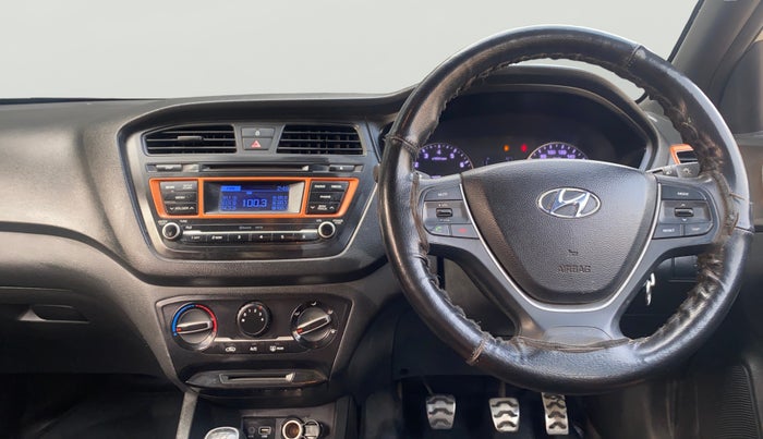 2015 Hyundai i20 Active 1.2 S, Petrol, Manual, 1,01,144 km, Steering Wheel Close Up