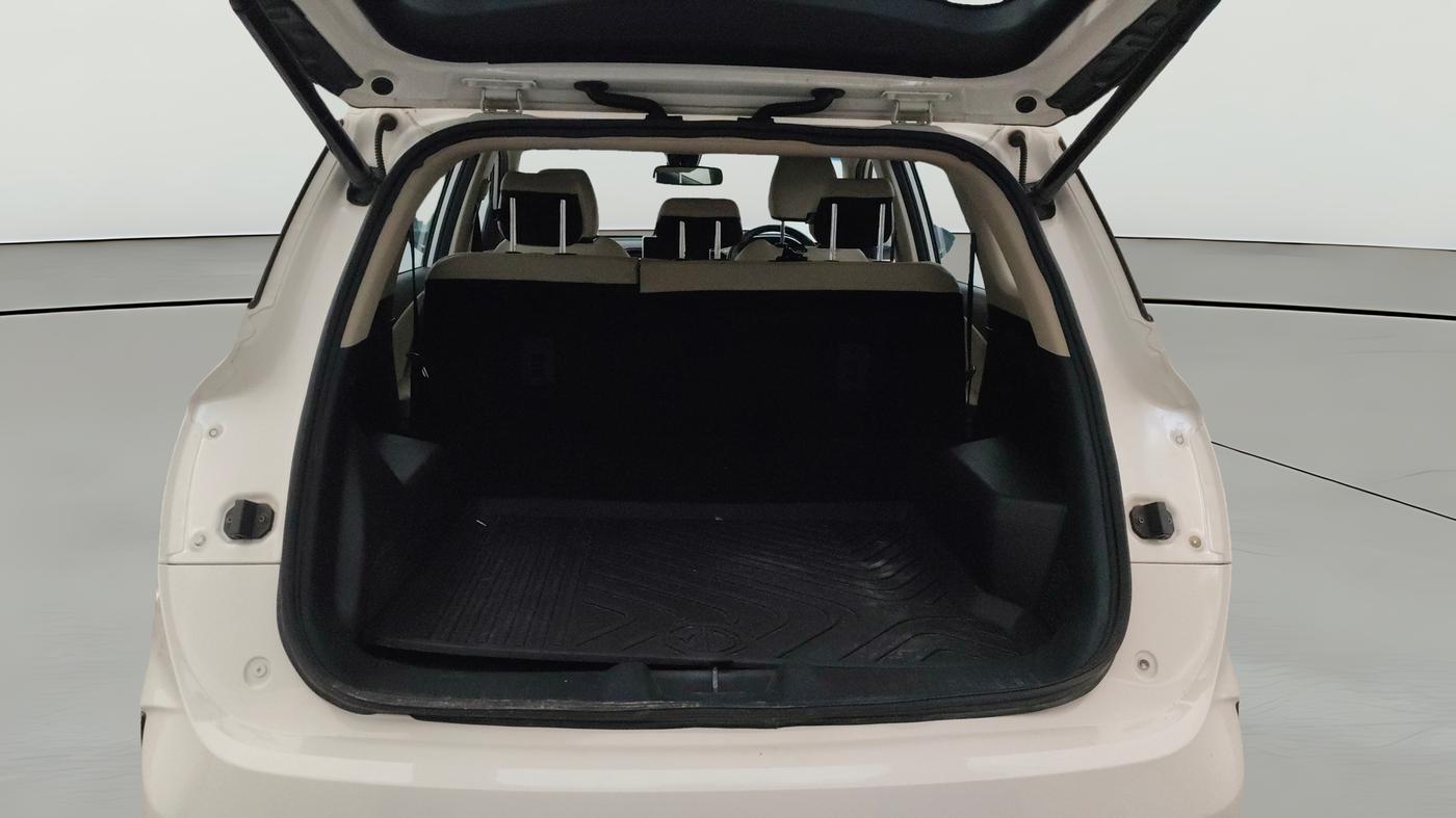 2023 MG HECTOR SHARP PRO 1.5 PETROL TURBO CVT PETROL, Petrol, Automatic, 22,983 km, Boot Open Zoomed View
