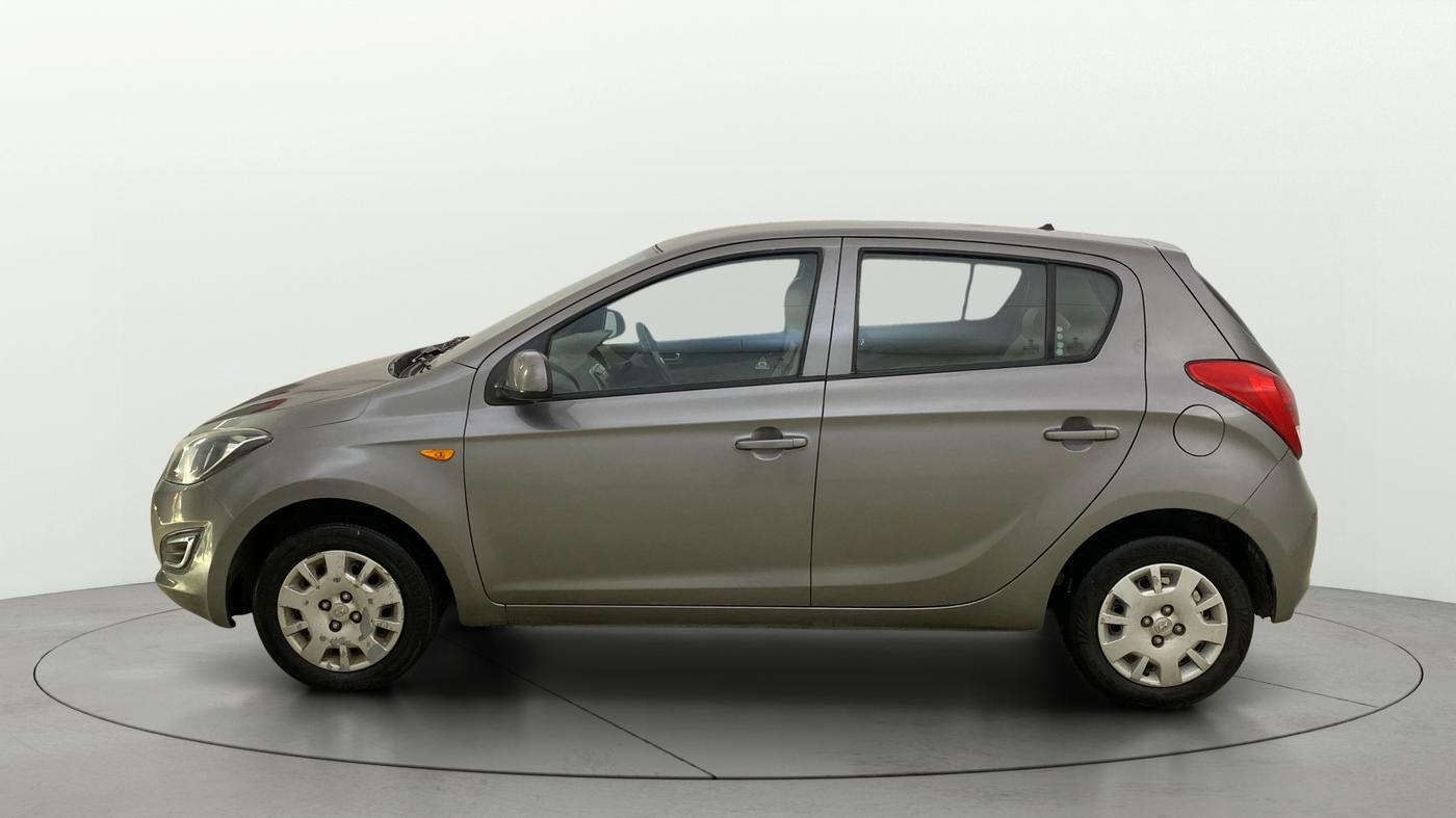 2013 Hyundai i20 MAGNA 1.2, Petrol, Manual, 1,43,751 km, Left Side