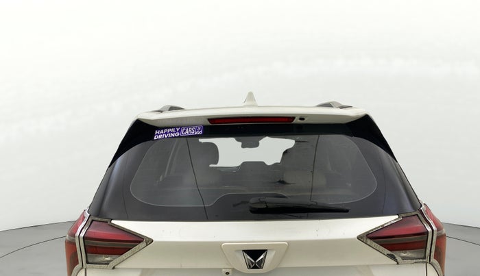 2022 Mahindra XUV700 AX 7 LUXURY D AT 7 STR, Diesel, Automatic, 93,680 km, Rear Windshield