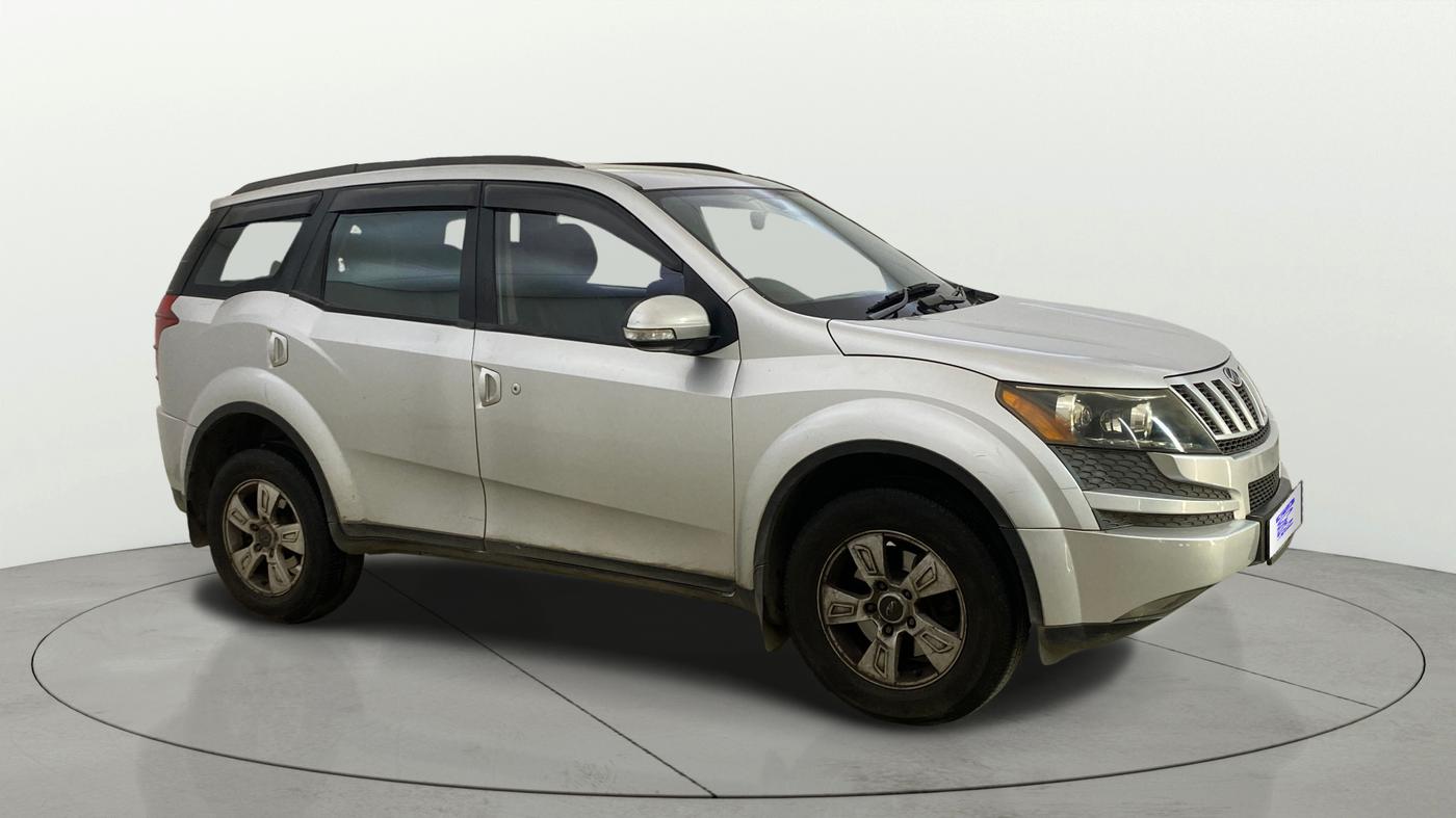 2014 Mahindra XUV500 W8, Diesel, Manual, 1,41,065 km, Right Front Diagonal