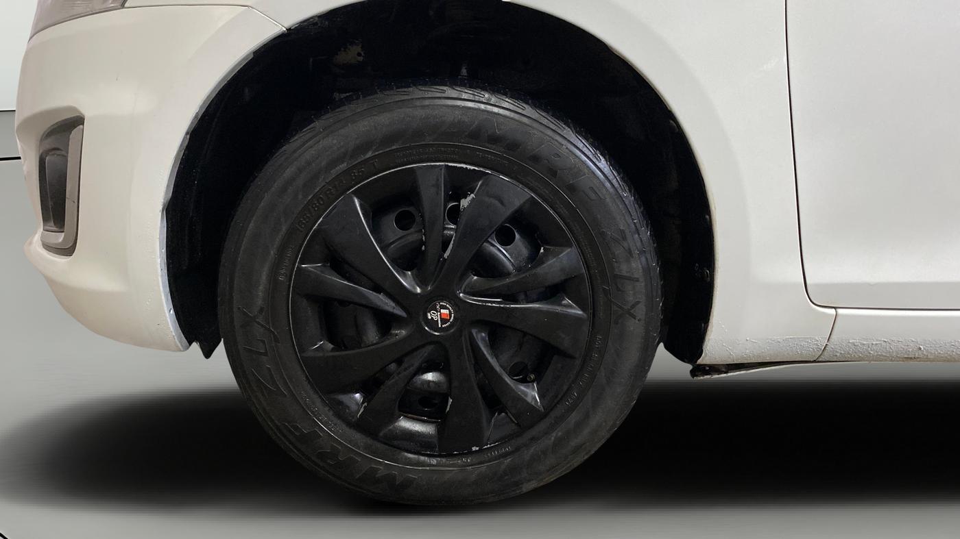 2015 Maruti Swift VXI, Petrol, Manual, 1,06,754 km, Left Front Wheel