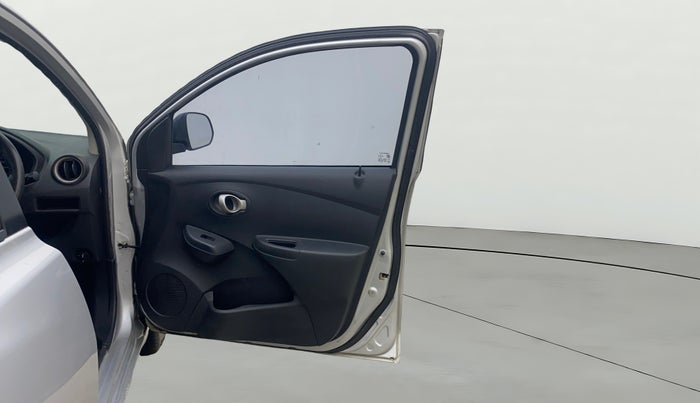 2018 Datsun Go T, Petrol, Manual, 1,20,402 km, RHS Front Door