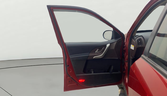 2014 Mahindra XUV500 W8, Diesel, Manual, 85,652 km, LHS Front Door