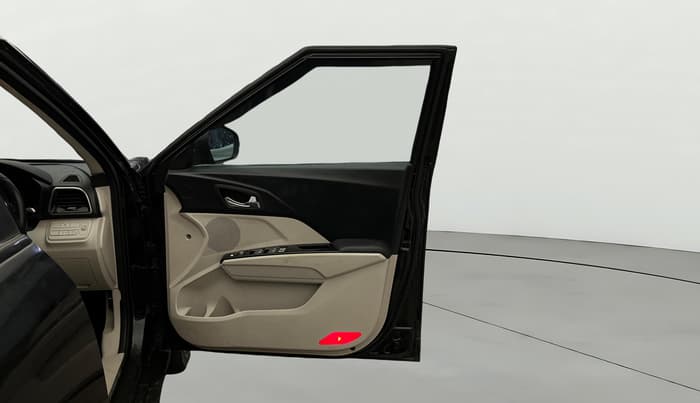 2019 Mahindra XUV300 W8 (O) 1.2 PETROL, Petrol, Manual, 54,222 km, RHS Front Door