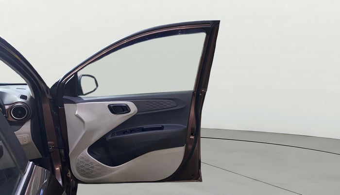 2022 Hyundai AURA S 1.2, CNG, Manual, 52,318 km, RHS Front Door