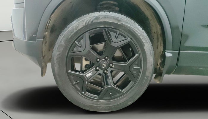 2023 Tata Harrier FEARLESS PLUS DARK EDITION, Diesel, Manual, 73,562 km, Left Front Wheel