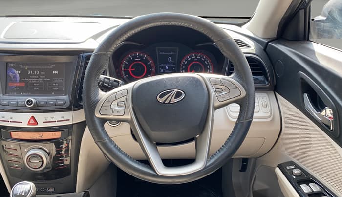 2021 Mahindra XUV300 W8 1.2 PETROL, Petrol, Manual, 58,969 km, Steering Wheel Close Up