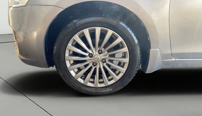 2017 Maruti Ciaz ALPHA 1.4 PETROL, Petrol, Manual, 60,471 km, Left Front Wheel