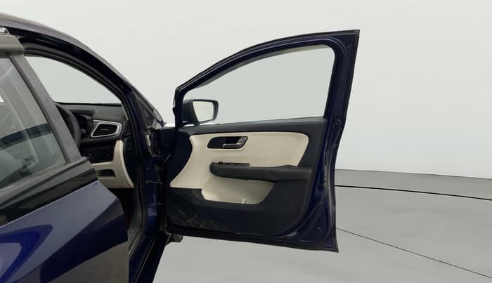 2022 Tata ALTROZ XZ PETROL, Petrol, Manual, 60,525 km, RHS Front Door