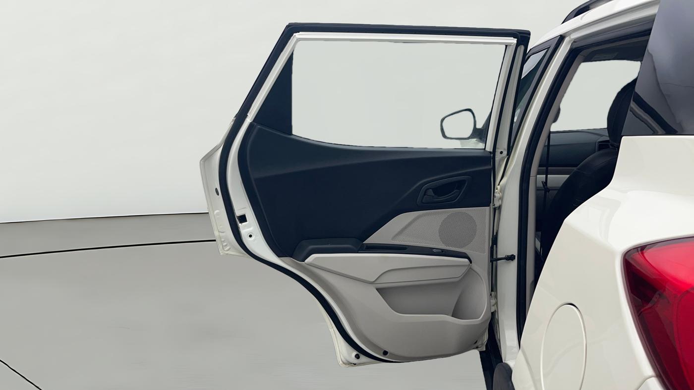 2022 Mahindra XUV300 W6 1.2 PETROL, Petrol, Manual, 20,824 km, LHS Rear Door