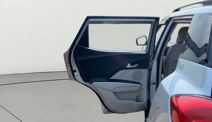 2019 Mahindra XUV300 W8 (O) 1.2 PETROL, Petrol, Manual, 66,047 km, LHS Rear Door