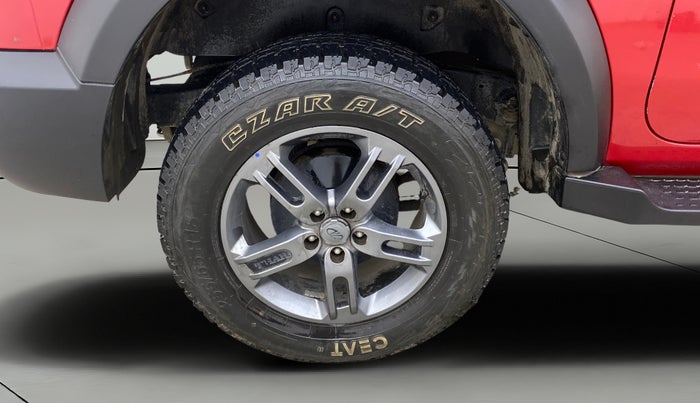 2022 Mahindra Thar LX  P 4WD AT CONVERTIBLE, Petrol, Automatic, 13,322 km, Right Rear Wheel