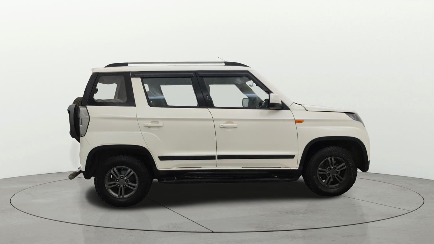 2019 Mahindra TUV300 T10, Diesel, Manual, 61,847 km, Right Side View