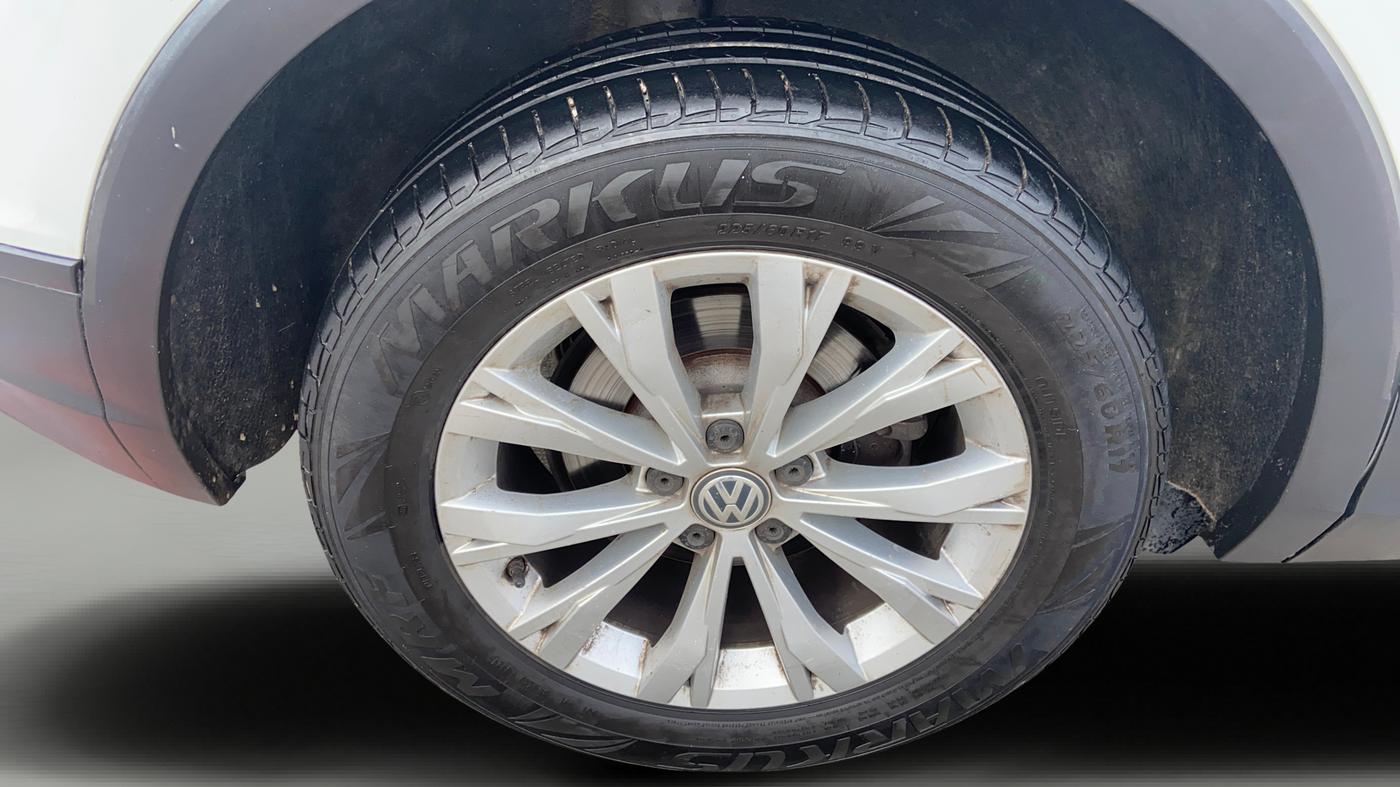 2019 Volkswagen TIGUAN COMFORTLINE TDI AT, Diesel, Automatic, 1,11,225 km, Right Rear Wheel