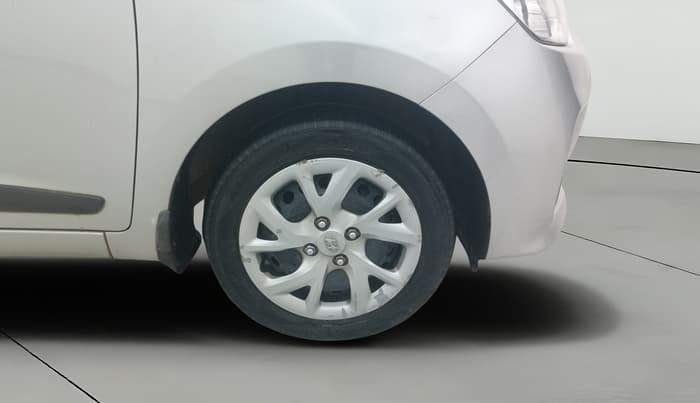 2017 Hyundai Grand i10 SPORTZ 1.2 KAPPA VTVT, Petrol, Manual, 23,635 km, Right Front Wheel
