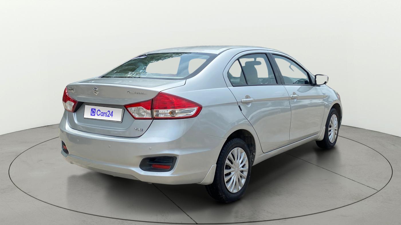 2015 Maruti Ciaz VXI, Petrol, Manual, 98,457 km, Right Back Diagonal