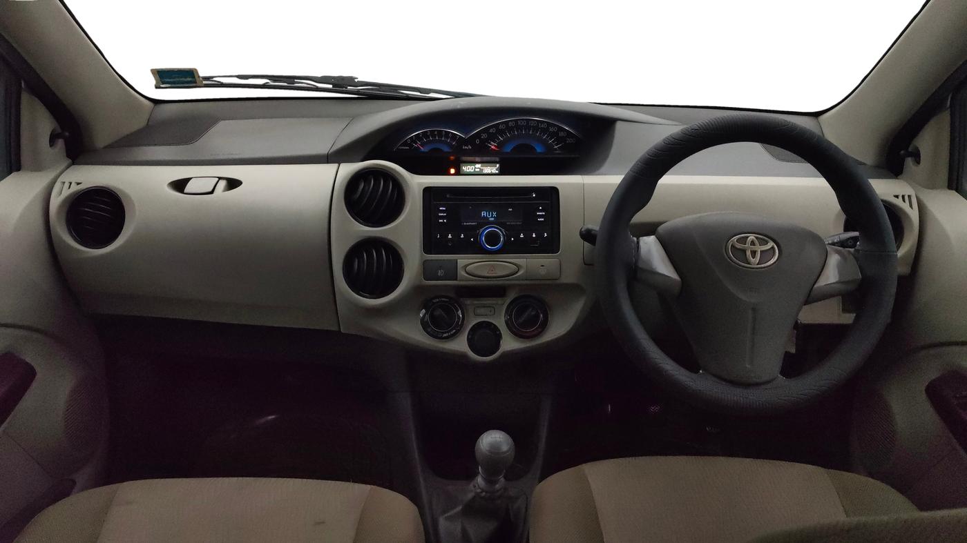 2015 Toyota Etios Liva GD, Diesel, Manual, 1,30,548 km, Dashboard