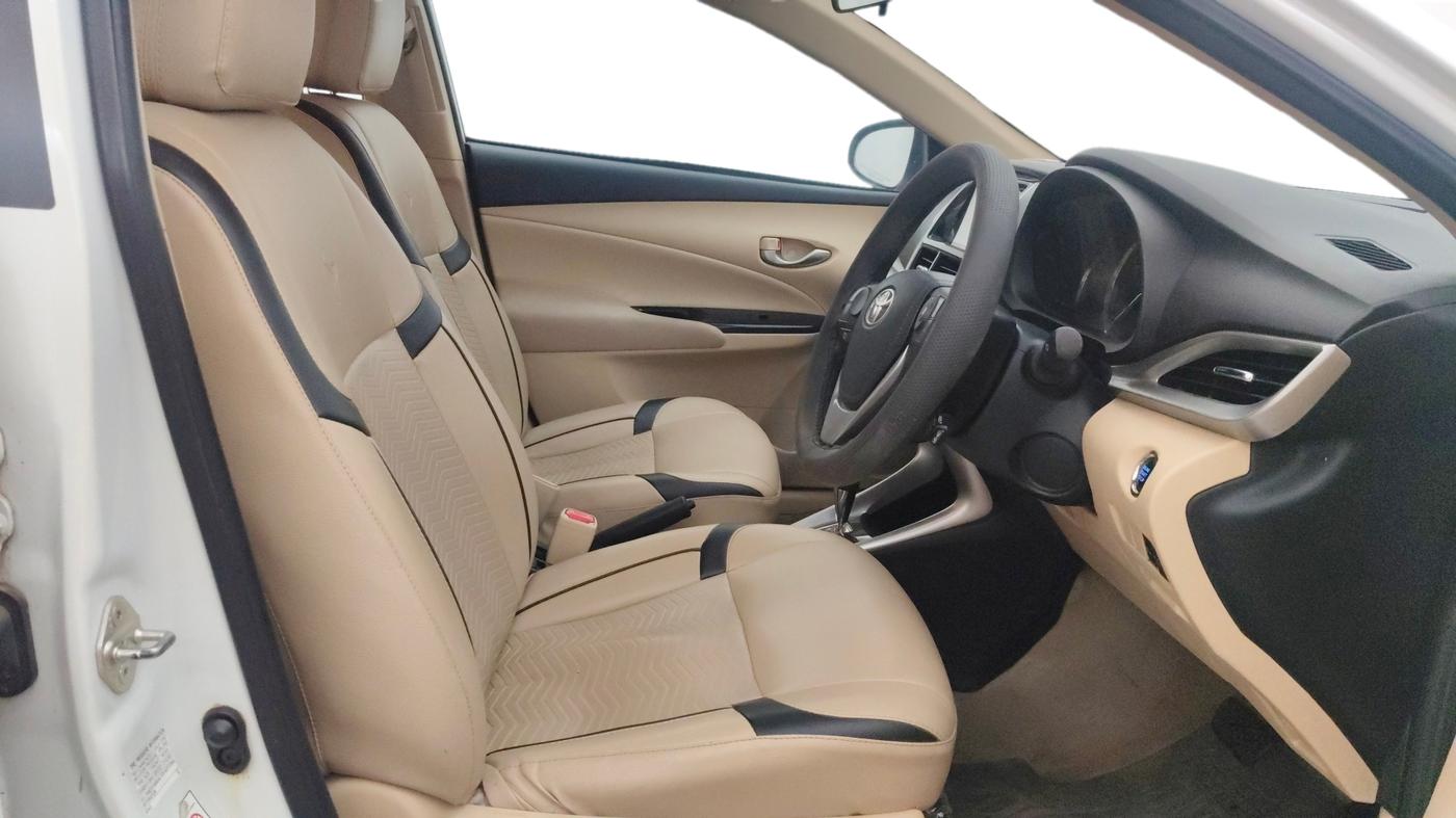 2018 Toyota YARIS V CVT, Petrol, Automatic, 74,673 km, Right Side Front Door Cabin