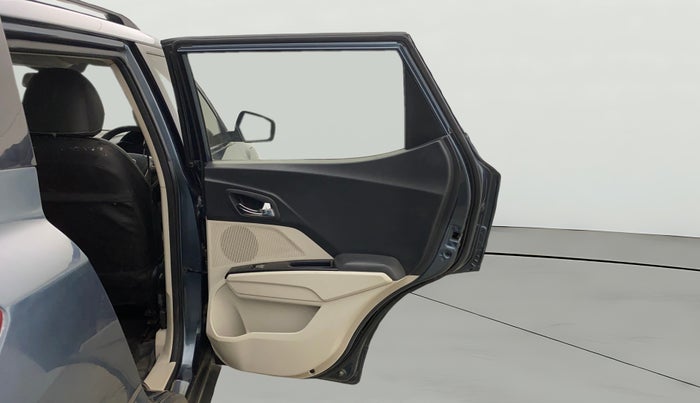 2021 Mahindra XUV300 W8 1.2 PETROL, Petrol, Manual, 52,390 km, RHS Rear Door