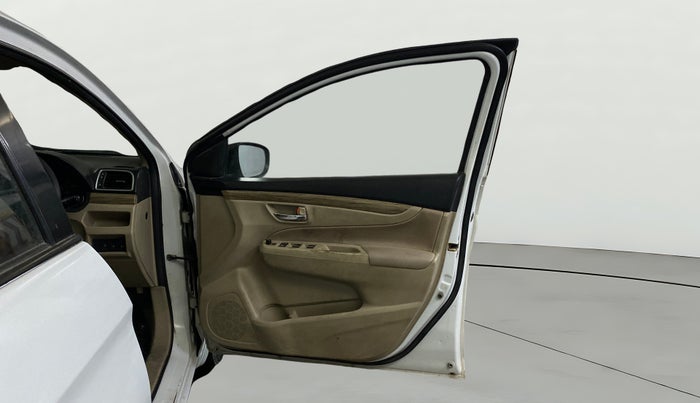 2019 Maruti Ciaz DELTA 1.5 SHVS MT PETROL, Petrol, Manual, 1,12,131 km, RHS Front Door