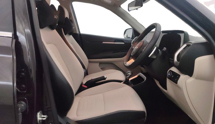 2022 KIA SONET HTX ANNIVERSARY EDITION 1.0 DCT, Petrol, Automatic, 16,781 km, Right Side Front Door Cabin