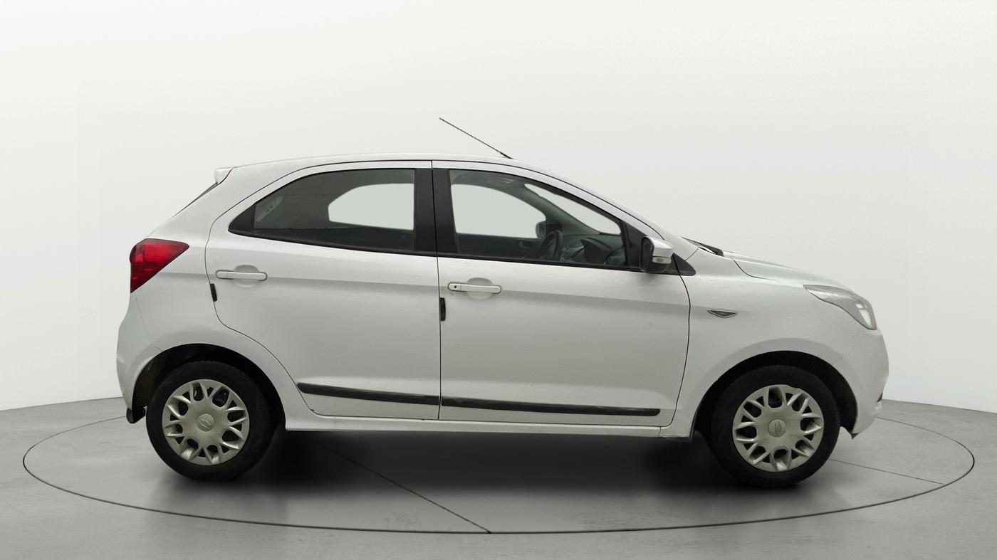 2015 Ford Figo ZXI 1.2 PETROL, Petrol, Manual, 94,037 km, Right Side View