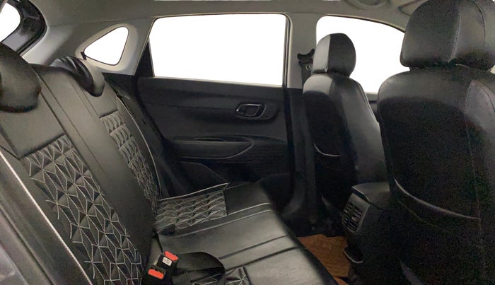 2021 Hyundai NEW I20 SPORTZ 1.2 AT, Petrol, Automatic, 60,500 km, Right Side Rear Door Cabin