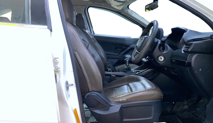 2022 Tata Harrier XE 2.0L KRYOTEC, Diesel, Manual, 72,489 km, Right Side Front Door Cabin