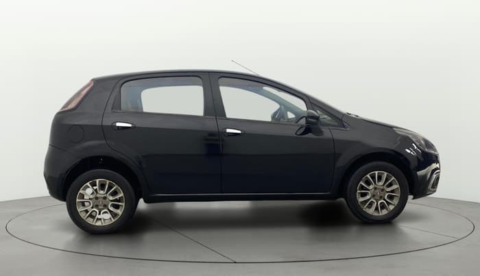 2015 Fiat Punto EVO EMOTION 1.3 MULTIJET, Diesel, Manual, 1,30,380 km, Right Side View