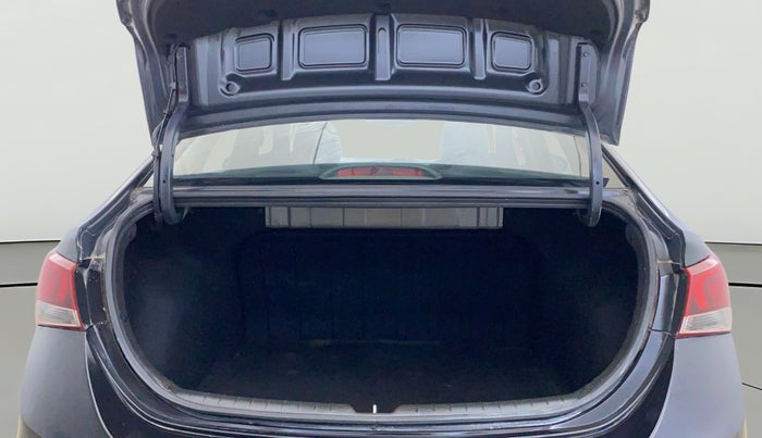 2018 Hyundai Verna 1.6 VTVT SX, Petrol, Manual, 74,702 km, Boot Door Open