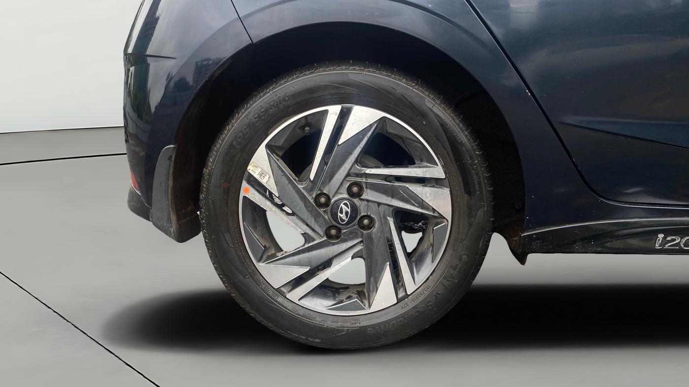 2022 Hyundai NEW I20 ASTA (O) 1.2 AT, Petrol, Automatic, 37,076 km, Right Rear Wheel