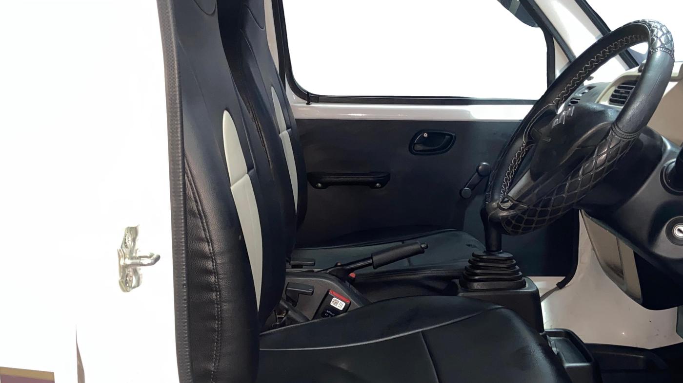 2024 Maruti Eeco 5 Str Ac CNG (O) , CNG, Manual, 19,869 km, Right Side Front Door Cabin
