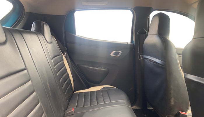 2019 Renault Kwid RXT 1.0 (O), Petrol, Manual, 70,982 km, Right Side Rear Door Cabin